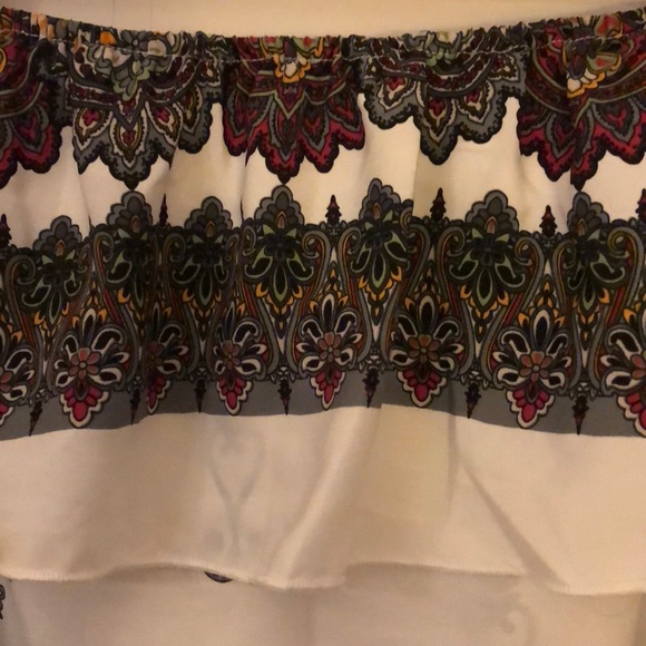 Ruffle sleeveless patterned top - Picture 2 of 4